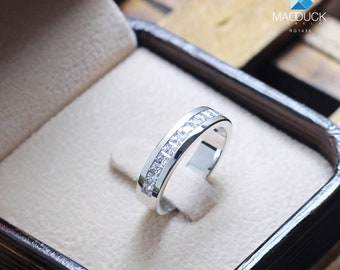 Princess Cubic Zirconia / Sterling Silver 925 Ring / Rhodium