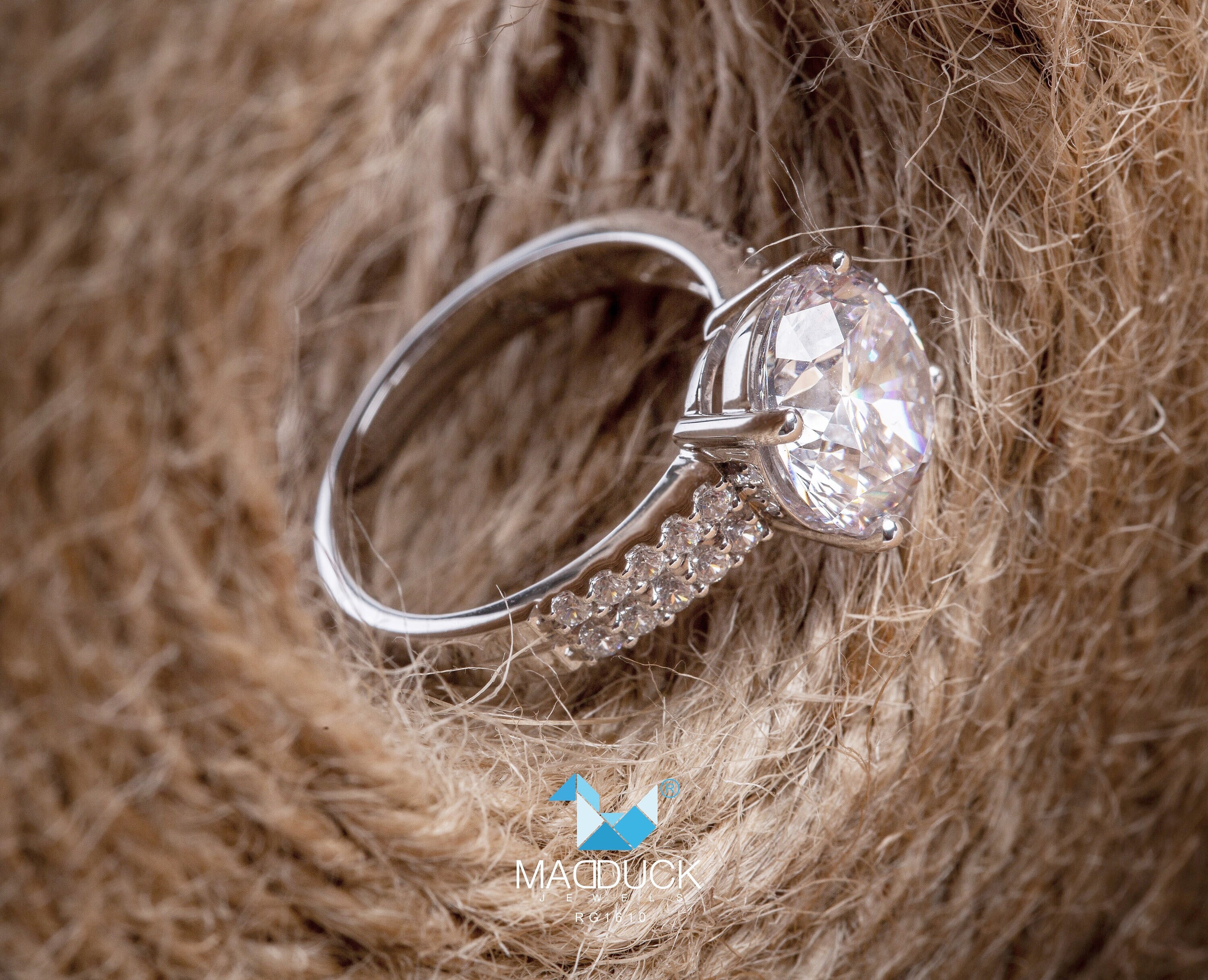 4.00 Cts Cubic Zirconia / Sterling Silver 925 Ring / Rhodium