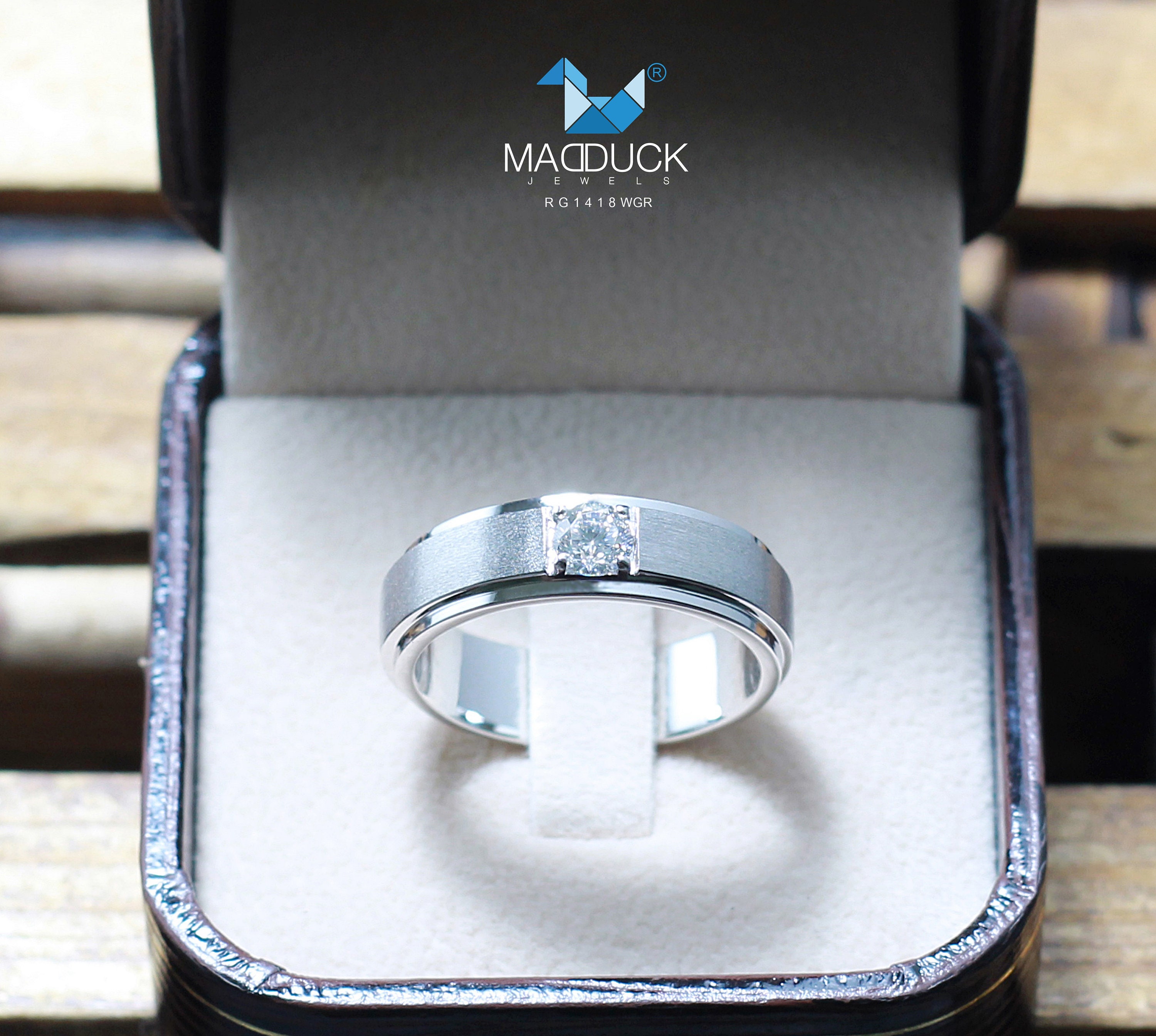 Princess Cubic Zirconia / Sterling Silver 925 Ring / Rhodium