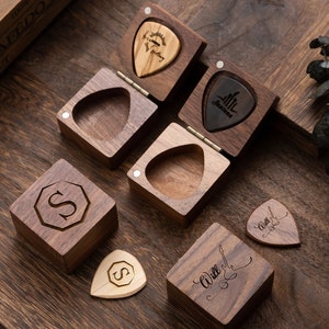 Engraved Wood Guitar Pick Box,Custom Guitarist Gift,Groomsmen Gift,Birthday Gift,Boyfriend Gifts