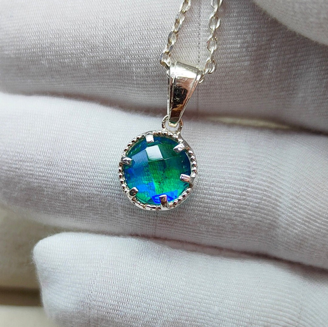 Peacock Quartz Pendant, Round Cut Peacock Quartz Pendant