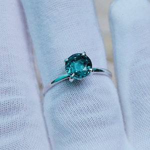 Ocean Teal sapphire ring, Round cut Teal sapphire ring, 925 Sterling Silver ring, Sapphire engagement ring, lab grown Teal sapphire ring