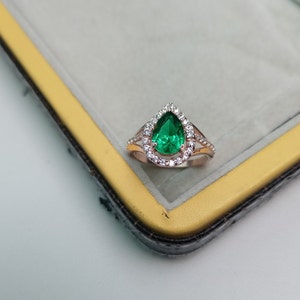 Emerald Halo Ring, 925 sterling silver Ring, Pear Created Emerald Ring, lab created emerald ring, Ring for gift Engagement Ring Wedding Ring