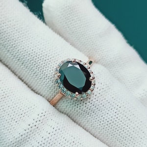 Anello con spinello nero taglio ovale, anello di fidanzamento per matrimonio, anello in argento sterling, anello nero con alone di spinello nero, anello con spinello nero naturale