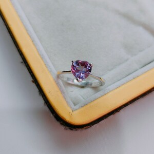 hear shape alexandrite ring, 925 Sterling Silver Ring, Lab Created Alexandrite Ring, color change stone ring alexandrite ring, ring for gift