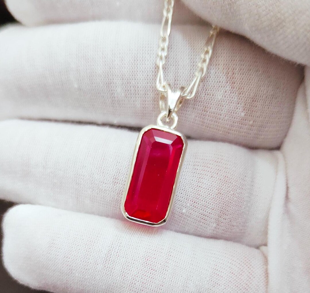 ピジョンブラッドルビーネックレス、八角形ピジョンブラッドルビー