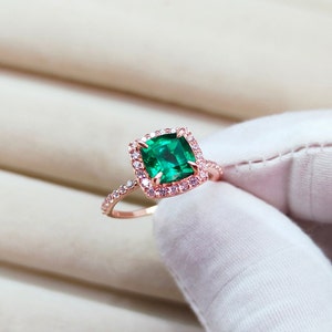 Lab Created Emerald Ring, 925 Sterling Silver Ring, Emerald Halo Ring, cushion Emerald Ring, lab grown emerald ring, cushion cut lab emerald
