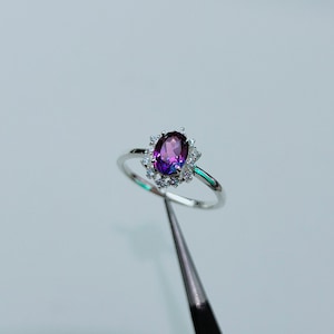 color change sapphire ring, Bi color sapphire ring, 925 sterling silver ring, lab created sapphire ring, blue and purple sapphire ring