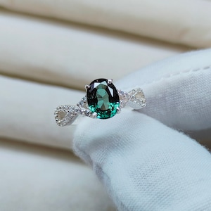 Mint sapphire ring, oval cut Teal mint sapphire ring, 925 Sterling Silver ring, Sapphire engagement ring, lab grown Teal sapphire ring