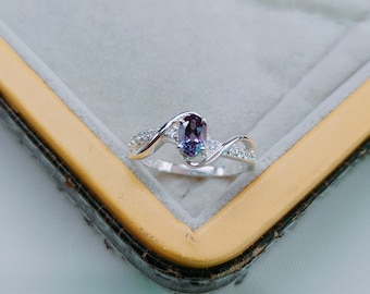 Alexandrite Ring, 925 Sterling Silver Ring, lab created alexandrite ring, Color Change Stone Ring, Oval Cut Alexandrite, twisted wire band
