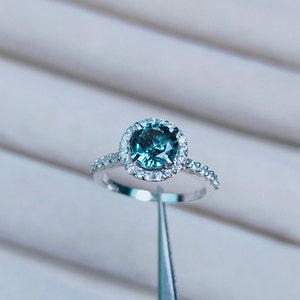 Teal sapphire halo ring, round cut Teal sapphire ring, 925 Sterling Silver ring, Sapphire engagement ring, lab grown Teal sapphire ring