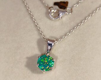Green Bello Opal necklace, 925 sterling silver necklace, Green opal quartz necklace, Rainbow green opal pendant, opal quartz wedding pendant