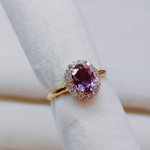 Alexandrite Halo Ring, lab created alexandrite ring, 925 Sterling Silver Ring, Color Change Stone Ring, Oval Cut Alexandrite, Ring for Gift