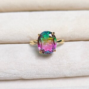 Anillo de turmalina sandía, anillo de plata de ley 925, anillo de plata con doblete de cuarzo y turmalina, anillo ovalado de piedra bicolor de turmalina sandía.