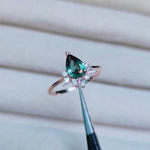 Teal sapphire ring, pear cut Teal sapphire ring, 925 Sterling Silver ring, Sapphire engagement ring, lab grown Teal sapphire ring
