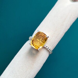 Anillo con citrino tallado, anillo de plata de ley 925, anillo de citrino tallado natural, anillo de citrino con corte cojín, anillo con piedra de nacimiento de noviembre