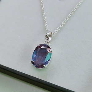 Alexandrite pendant, Alexandrite  necklace, 16x12 mm oval cut Alexandrite pendant, 925 sterling silver, color change stone pendant