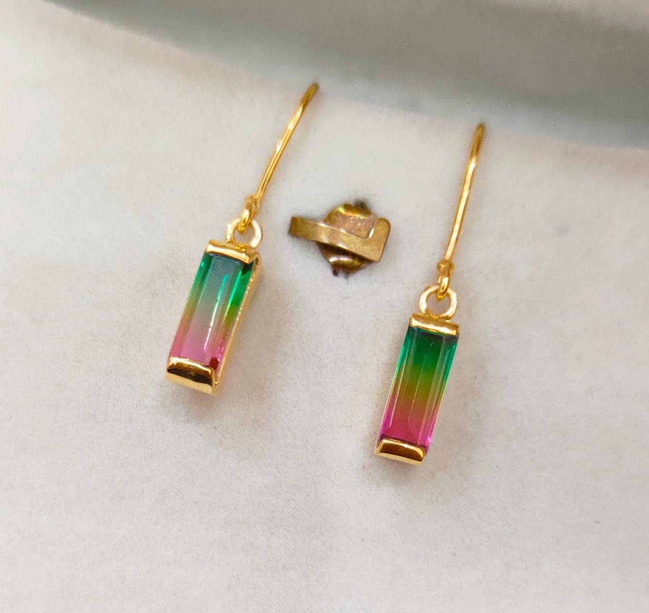 Pendientes de turmalina sandía, pendientes de plata de ley 925 Pendientes colgantes de turmalina sandía baguette Pendientes de cuarzo doblete de turmalina