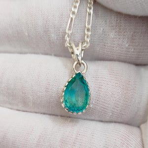 Green sapphire pendant, Green sapphire Necklace, 925 sterling silver necklace, Pear cut Green sapphire Pendant, lab grown green sapphire