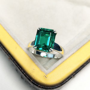 Lab Created Emerald Ring, Octagon Cut Lab Emerald Ring, 925 Sterling Silver Ring, Best Christmas Gift, Green Gemstone Ring,Top Quality Stone