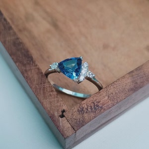 Lab created blue sapphire ring, 925 sterling silver ring, blue sapphire ring, trilliant cut created blue sapphire ring, ring for gift
