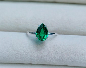 Emerald ring, 925 sterling silver Ring, Pear Created Emerald Ring, lab created emerald ring emerald silver ring hand made ring Wedding Ring