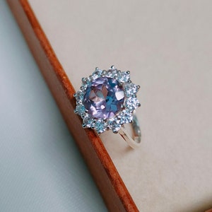 Alexandrite Halo Ring, lab created alexandrite ring, 925 Sterling Silver Ring, Color Change Stone Ring, Oval Cut Alexandrite, Ring for Gift
