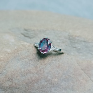 Alexandrite Ring, lab created alexandrite ring, 925 Sterling Silver Ring, Color Change Stone Ring, Oval Cut Alexandrite, Ring for Gift
