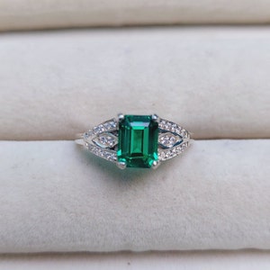 Lab Created Emerald Ring, Octagon Cut Lab Emerald Ring, 925 Sterling Silver Ring, Best Ring for Gift, Green Gemstone Ring
