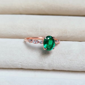 Lab Created Emerald Ring, Oval cut Emerald Ring, 925 Sterling silver Ring, Green Gemstone Ring, Lab grown emerald Ring, emerald wedding ring