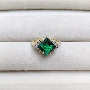 Lab Created Emerald Ring, 925 Sterling Silver Ring, Green Gemstone Ring, Square cut Created Emerald Ring, Hand Made Ring, ring for gift
