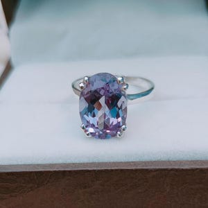 Alexandrite Ring, 925 Sterling Silver Ring, Color Change Stone Ring, Oval Cut Alexandrite Ring, lab grown alexandrite ring, Ring for Gift