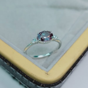 Alexandrite Ring, 925 Sterling Silver Ring, Color Change Stone Ring, Oval Cut Alexandrite Ring, lab created Alexandrite ring, Ring for gift