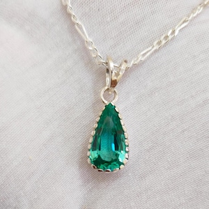 Green sapphire pendant, Green sapphire Necklace, 925 sterling silver necklace, Pear cut Green sapphire Pendant, lab grown green sapphire