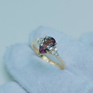 Alexandrite Ring, Lab Created Alexandrite Ring, 925 Sterling Silver Ring, Pear cut Alexandrite Ring, Color Change Stone Rin, Wedding Ring