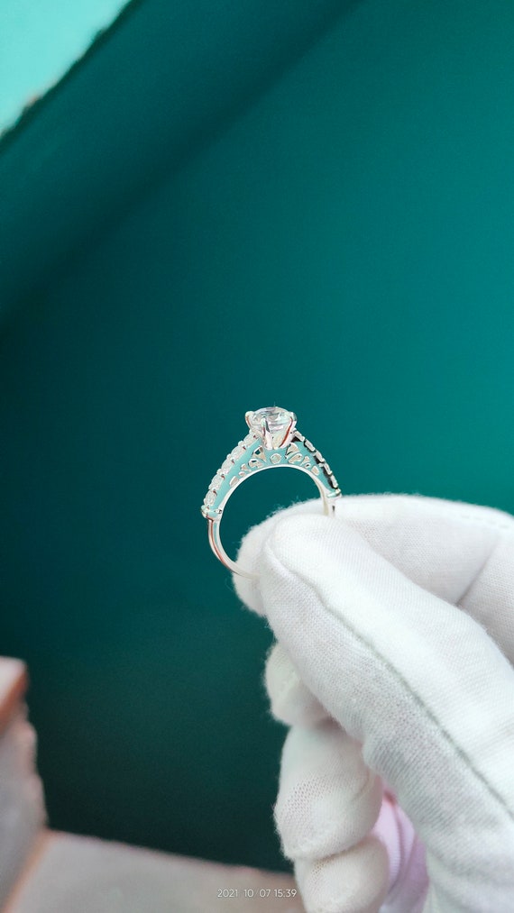 スターリングシルバー作成ホワイトサファイアラウンドカットソリティアスタッドイヤリング、すべてのサイズ Earrings for W 並行輸入品 スターリングシルバー黄色7 mmラウンドジェムストーン\u0026作成ホワイト