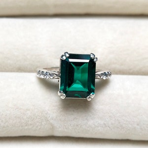 Lab Created Emerald Ring, Octagon Cut Lab Emerald Ring, 925 Sterling Silver Ring, Best Christmas Gift, Green Gemstone Ring,Top Quality Stone