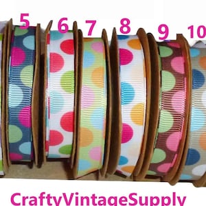 4 yardas de cinta grosgrain jumbo de lunares arcoíris de 3/8" en rosa, marrón y blanco.