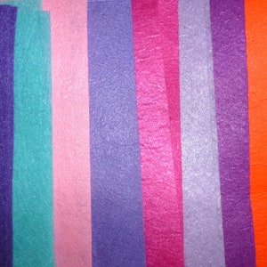 Rose violet 11 pièces assorties en feutre léger de tissu 33 x 9 po (X11)