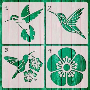 Puede incluir: Cuatro plantillas blancas sobre un fondo de madera verde. Las plantillas están numeradas del 1 al 4. Las plantillas 1, 2 y 3 presentan diseños de colibríes. La plantilla 4 presenta un diseño de flor.