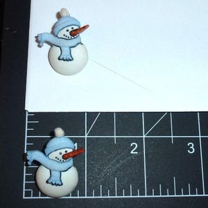 Snowman blue scarf carrot nose buttons plastic sew on button 8 ct. (r40)