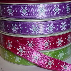 Paars roze groen winter sneeuwvlokken lint glitter centrum 12 yards 3/8&quot;