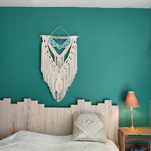 Blue and white macramé wall hanging, macramé wall decoration, unique piece, real driftwood