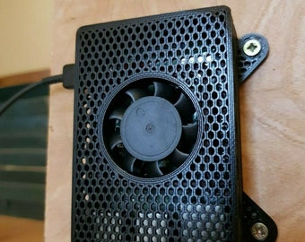 Raspberry Pi 4 Wall Mount Case & Cooling Kit inc. Fan + Heatsink ~35C lower temps!