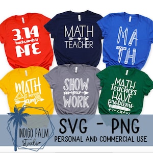 Peut inclure: Six designs différents pour t-shirts avec des textes et des graphismes sur le thème des mathématiques. Les designs incluent "3.14 à l'envers, c'est pi", "Prof de maths", "Les maths, c'est mon truc", "Montrez votre travail", "Les profs de maths ont des problèmes", et "Maths" avec des crayons formant les lettres. Les designs sont imprimés sur des t-shirts de différentes couleurs, dont le rouge, le bleu marine, le bleu royal, le jaune, le gris et le vert.