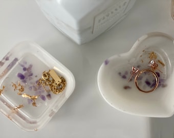 Purple and White Amethyst Crystal Ring Dishes, Cute Trinket Holders, Small Jewelry Storage, Adorable Ring Holders