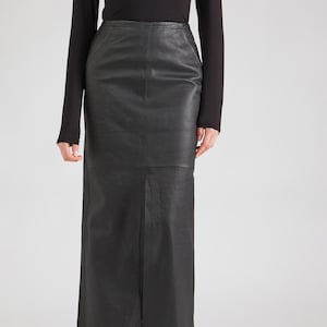 Handmade Lambskin Leather Maxi Skirt: Women&#39;s Pencil Skirt
