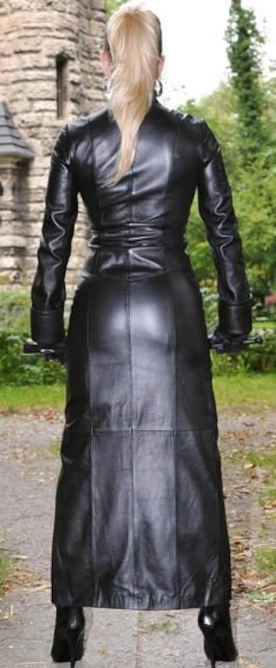 Handmade Women's Genuine Lambskin Leather Celebrity Short -  UK