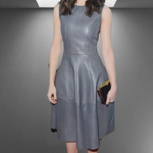Vestito da donna in vera pelle di agnello fatto a mano, senza maniche, da celebrità, in pelle, vintage, in vera pelle.