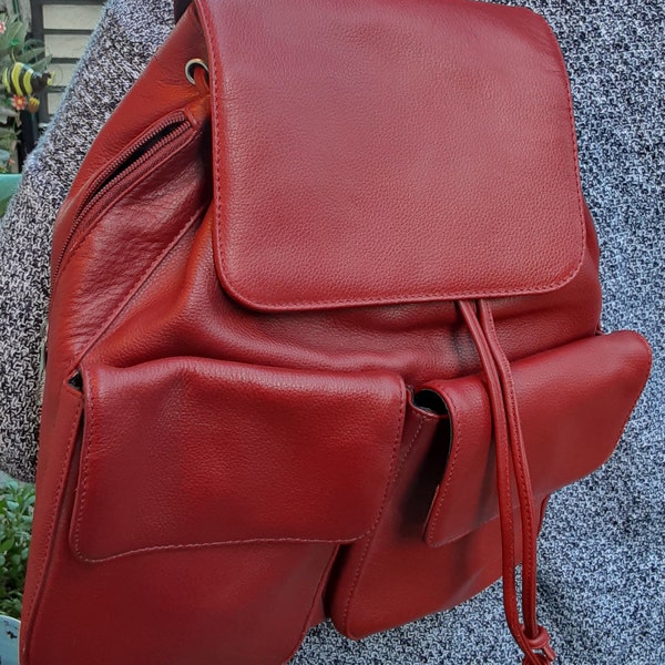 Franklin Covey Sac à dos en cuir rouge caillouteux avec sangle à fermeture éclair convertible unique